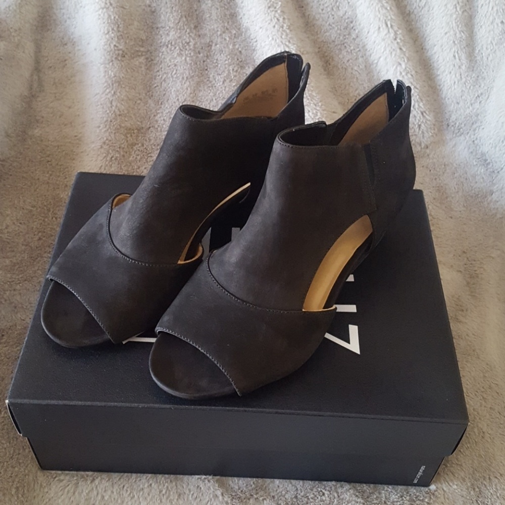Naturalizer booties black new